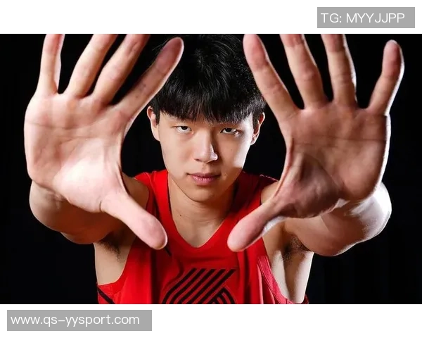 媒体人建议杨瀚森坚持三分球策略场均命中一记将展现超强实力 媒体人建议杨瀚森坚持三分球策略场均命中一记将展现超强实力