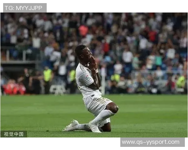 罗德里戈禁区遭侵犯小腿受击倒地VAR却选择沉默引发争议