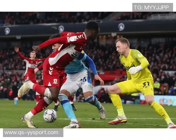 阿德耶米精彩破门助多特再度领先斯图加特比赛激烈进程引人瞩目 阿德耶米精彩破门助多特再度领先斯图加特比赛激烈进程引人瞩目